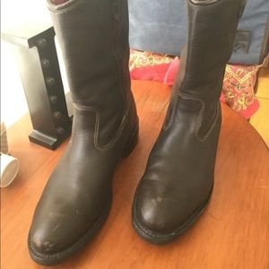 Cabelas men’s Boots 10 Vibram Gore-Tex Insulated